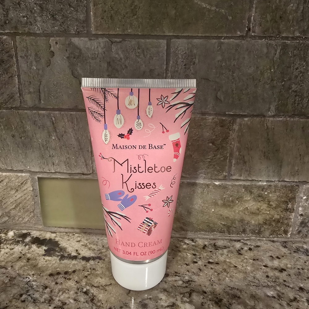 Maison De Base Mistletoe Kisses Hand Cream